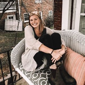 Meet your Posher, Caroline